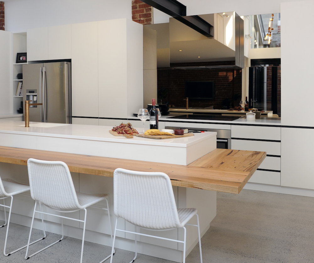 Collingwood: Blaze of Colour - Articles - Shaynna Blaze